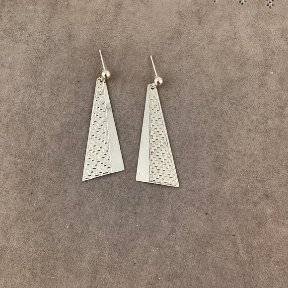 Vintage 14 Karat Gold Santa Fe Southwest Drop Earrings - Picture 4 of 6